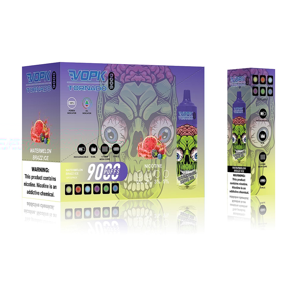 Confezione di un prodotto per svapare raffigurante un teschio con la pelle verde e il cervello esposto, che pubblicizza "VOPK Tornado 9000 puff" con aroma di ghiaccio e anguria, opzioni di nicotina (0%-5%) e un'etichetta di avvertenza sulla dipendenza da nicotina.