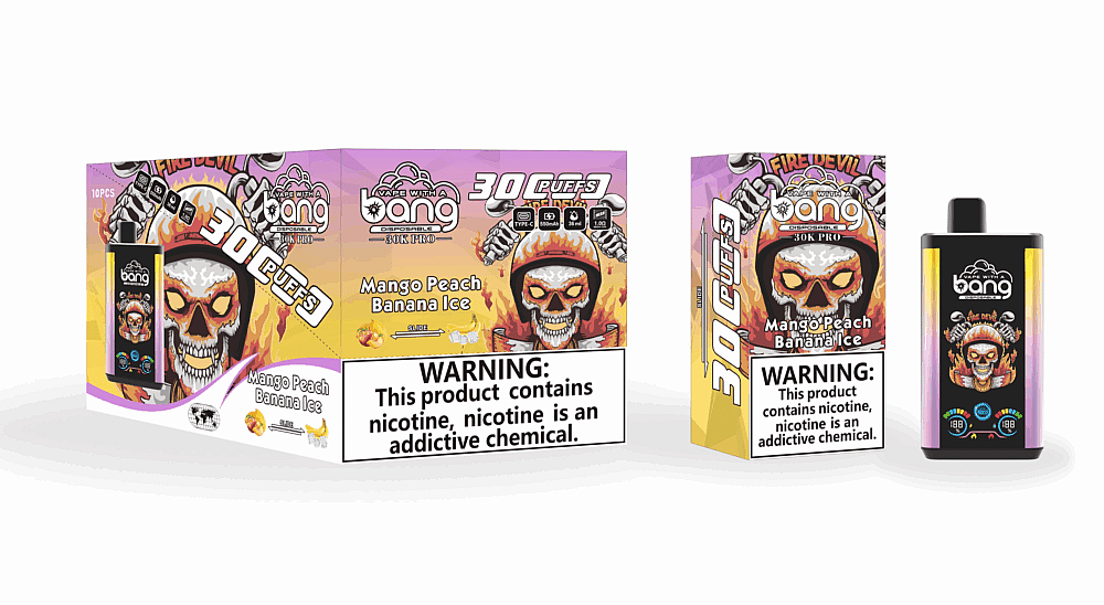 Embalagem de um produto para vaporizador chamado "Bang 30K Pro", com um design de caveira "Fire Devil", com sabor "Manga Pêssego Banana Gelado", incluindo um aviso de saúde sobre o vício em nicotina.