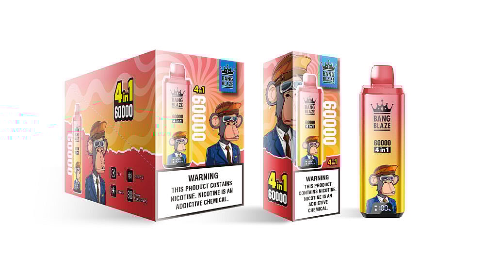 Una caja de embalaje colorida y un dispositivo de vapeo desechable con la etiqueta 'BANG BLAZE 4 en 1 60000' que presenta un personaje de mono de dibujos animados que usa gafas de sol y un traje, con etiquetas de advertencia sobre la adicción a la nicotina que se muestran de manera destacada tanto en la caja como en el vapeo.