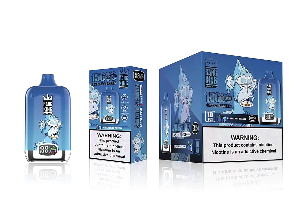 Dispositivo de vapeo Blue Bang King con 15.000 bocanadas, con un gráfico de un simio de dibujos animados en el empaque, etiquetado con sabor "Blueberry Freeze" y una destacada advertencia sobre nicotina.