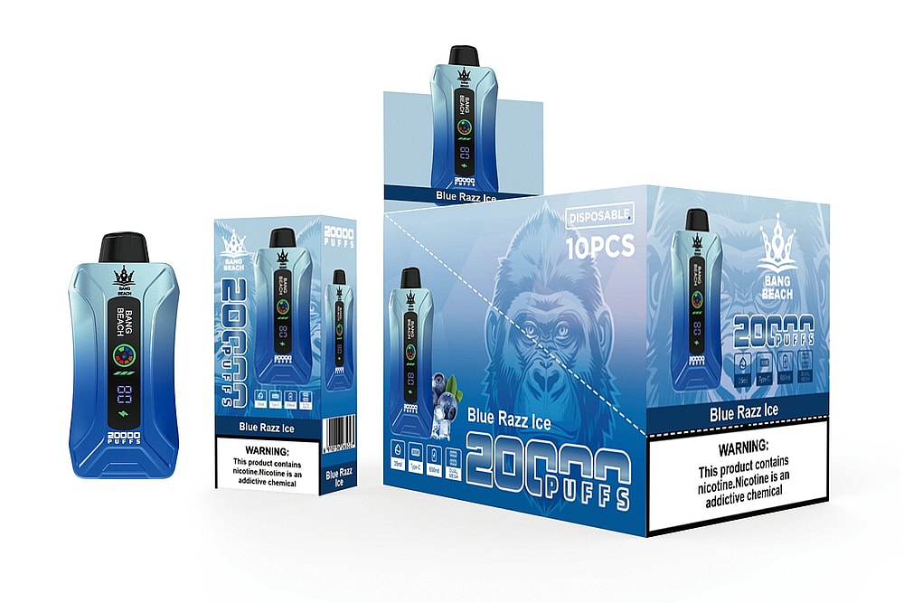 Sigaretta elettronica usa e getta blu con l'etichetta "Bang Beach" e 20.000 boccate, aroma "Blue Razz Ice", mostrata accanto alla confezione e a una scatola espositiva con l'immagine di un gorilla.
