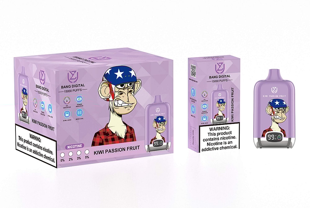 Una scatola e un dispositivo per svapare raffiguranti una scimmia dei cartoni animati che indossa una camicia a quadri rossa e un casco blu con stelle bianche, con l'etichetta "Bang Digital 15000 Puffs Kiwi Passion Fruit".