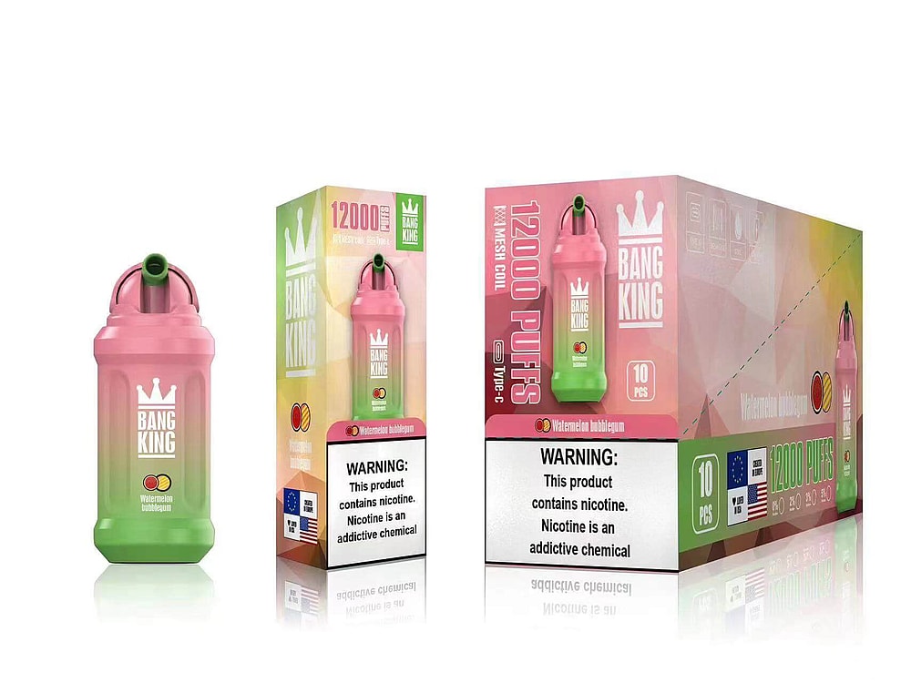 Dispositivo per svapare Bang King Watermelon Bubblegum e confezione da 12.000 boccate, ricarica Type-C e un'etichetta di avvertenza che la nicotina è una sostanza chimica che crea dipendenza.