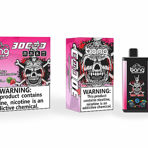 Confezione per vaporizzatore monouso "Vape With A Bang 30K Pro", con design e marchio a forma di teschio. Include avvertenze sulla dipendenza da nicotina e descrizioni di aromi come Peach Ice e Strawberry Watermelon.