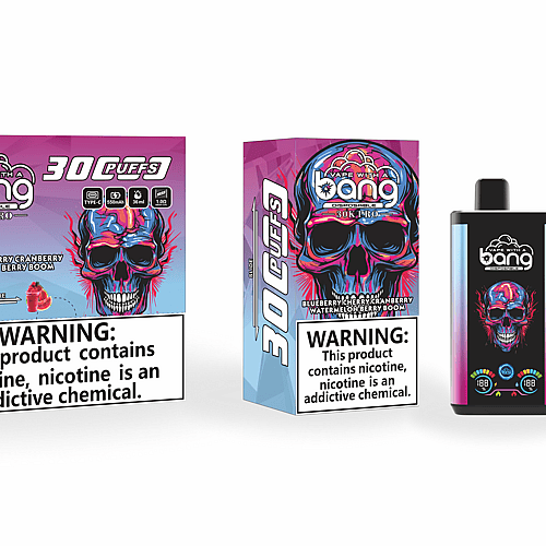 Confezione del vaporizzatore monouso Bang 30K Pro con un design a teschio colorato, con un'etichetta "30 Puffs" e un avviso di dipendenza da nicotina. Il sapore è "Blueberry Cherry Cranberry Watermelon Berry Boom".