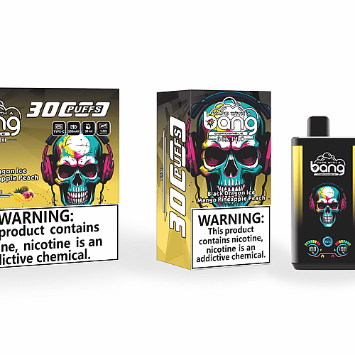Confezione per una sigaretta elettronica monouso Bang, raffigurante un teschio colorato con le cuffie. La scatola pubblicizza "30 puff" con gusti Black Dragon Ice, Mango, Pineapple, Peach e include un testo di avviso sulla nicotina.