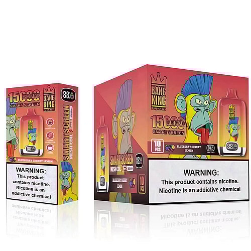 Un dispositivo de vapeo colorido y un empaque que presenta un mono de dibujos animados azul con una corona y una lengua que sobresale. El vaporizador tiene un degradado de rojo a amarillo con la marca "Bang King" y un contador de caladas digital que muestra "88". El empaque destaca 15,000 caladas, sabor a arándano, cereza y limón y advertencias sobre la nicotina.