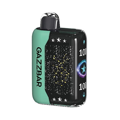 Un dispositivo per svapare rettangolare nero e verde con il marchio "GAZZBAR" sul lato, caratterizzato da un design con spazio stellato, costellazioni e icone che mostrano i livelli della batteria 100% e del liquido.