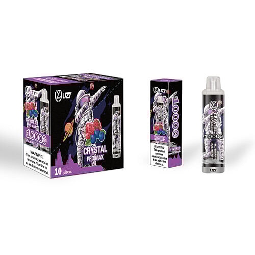 Verpackung eines Vaping-Produkts mit Astronautenmotiv, darunter Blaubeeren und Himbeeren. Der Text auf der Schachtel lautet „Crystal Pro Max 10000“, darunter befindet sich ein Warnhinweis zum Nikotin.