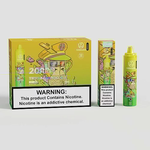 Una scatola gialla e un dispositivo per svapare con l'etichetta "Tornado 10000" con un'immagine colorata, un testo di avvertenza sulla dipendenza da nicotina e la descrizione del sapore "Triple Mango".