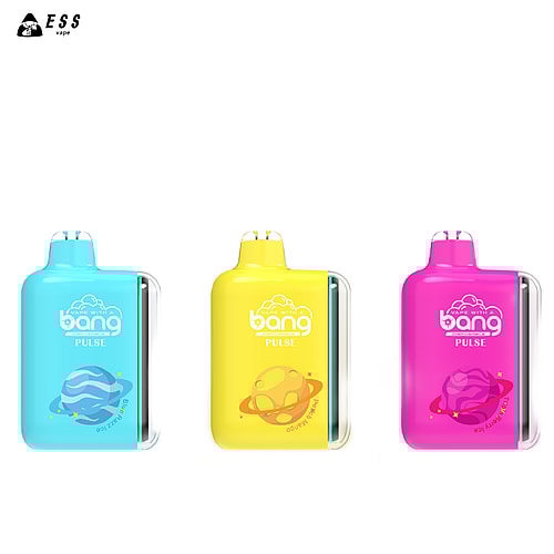 Tres dispositivos de vapeo coloridos etiquetados "bang PULSE" en azul (Blue Razz Ice), amarillo (Peach Mango) y rosa (Lychee Berry Ice) con diseños planetarios en el frente y el logotipo "E$$ vape" en la esquina superior izquierda.