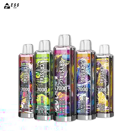 Cinque dispositivi per svapare usa e getta colorati etichettati "VAPME Crystal 7000", ognuno con nomi di gusti diversi, tra cui Watermelon Ice, Passionfruit Guava, Blueberry Raspberry, Passionfruit Melon Ice e Triple Mango.
