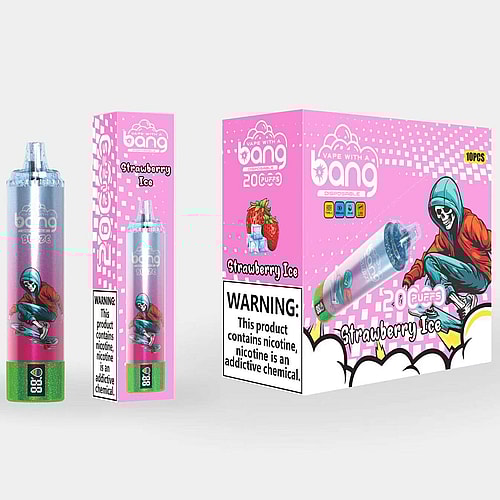 Embalaje para vaporizador desechable Bang con sabor a fresa helada, que incluye un vaporizador de color degradado con una figura de esqueleto en una patineta, diseños de cajas rosas con imágenes de fresas y hielo y una etiqueta de advertencia de nicotina.