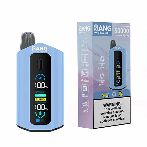 Um dispositivo de vaporização Bang Leader azul com um visor digital que mostra os níveis de bateria e energia, além de uma embalagem que destaca seus recursos, como 50.000 tragadas, sabores de banana ice e manga, e um aviso sobre nicotina.
